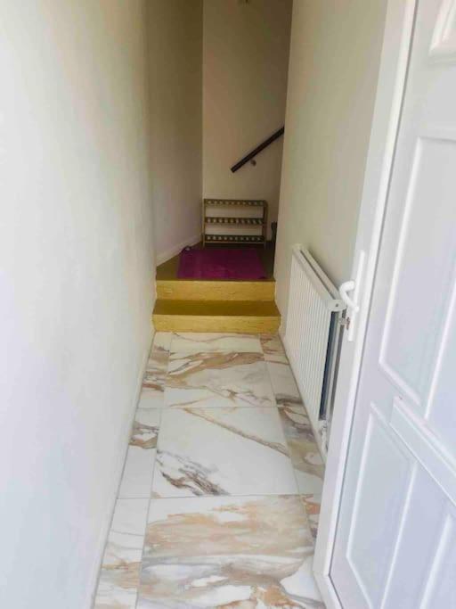 Modern 2 Bedroom Flat By Port, Castle& Sea! Apartment