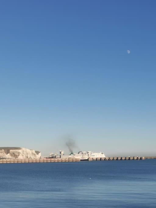 Modern 2 Bedroom Flat By Port, Castle& Sea! Dover