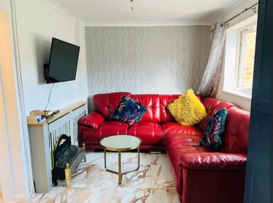 Modern 2 Bedroom Flat By Port, Castle& Sea! * Dover
