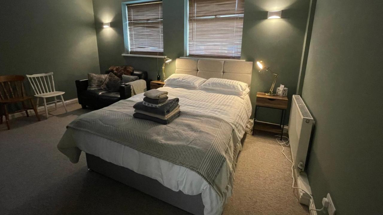Fab Uk: Coastal Retreat With Secure Parking Dover