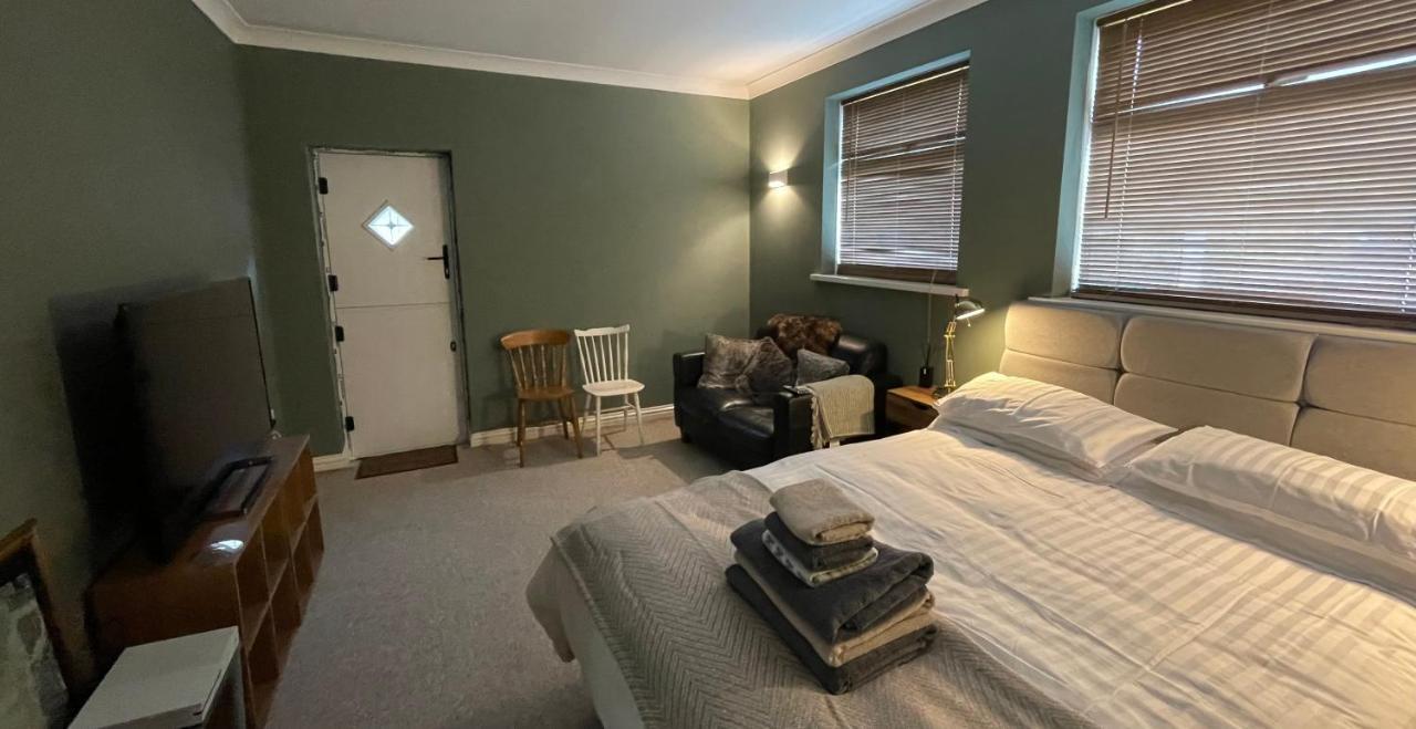 Fab Uk: Coastal Retreat With Secure Parking Apartment Dover