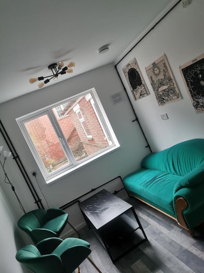 116 Maison Dieu Road E In Hostel