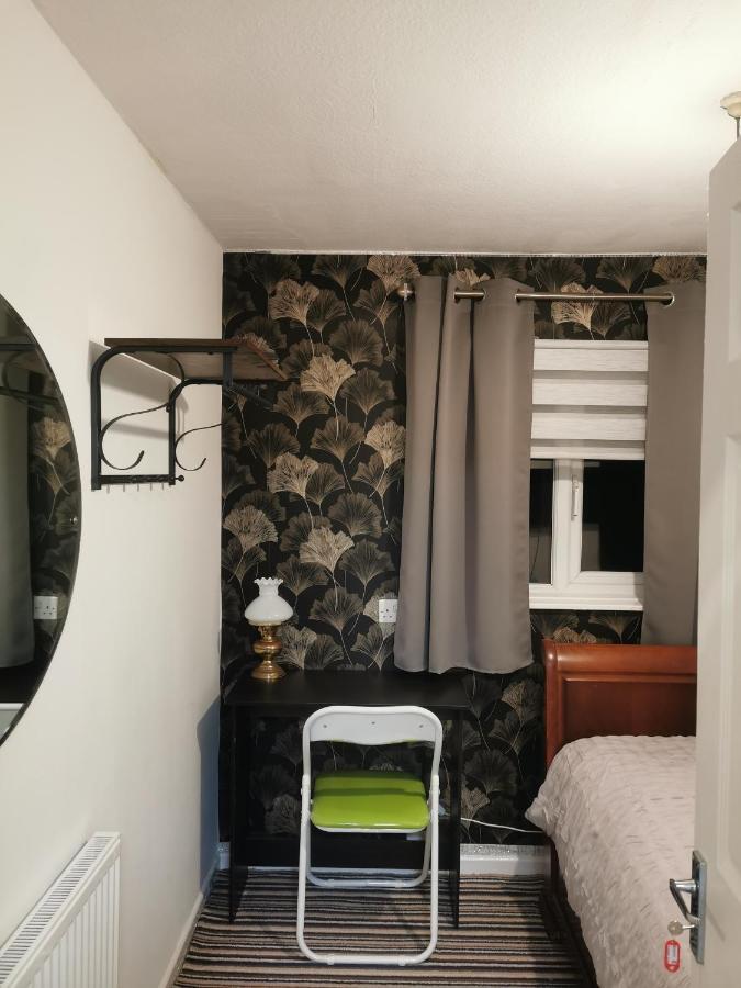 Hostel 116 Maison Dieu Road E In *
