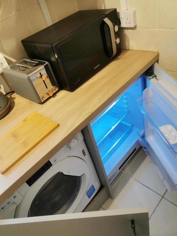 116 Maison Dieu Road E In Hostel *