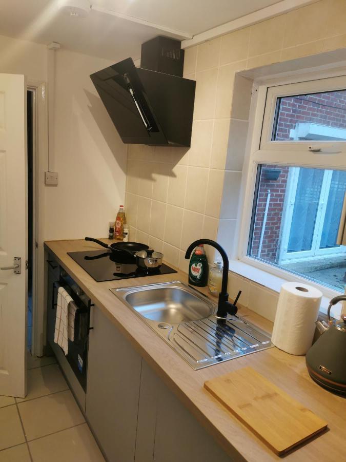 116 Maison Dieu Road E In Hostel *