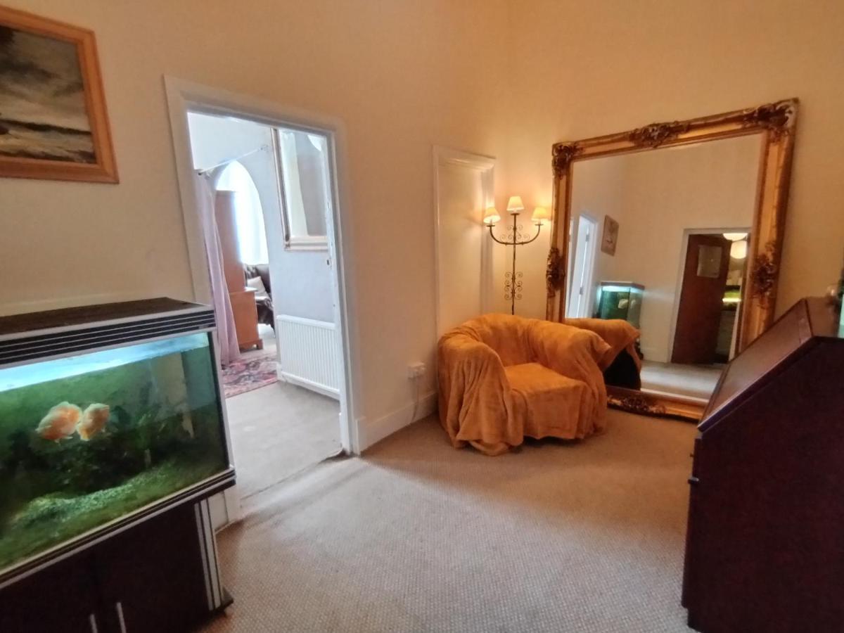 Apartment Studio With Parking Next To Port And Cliffs