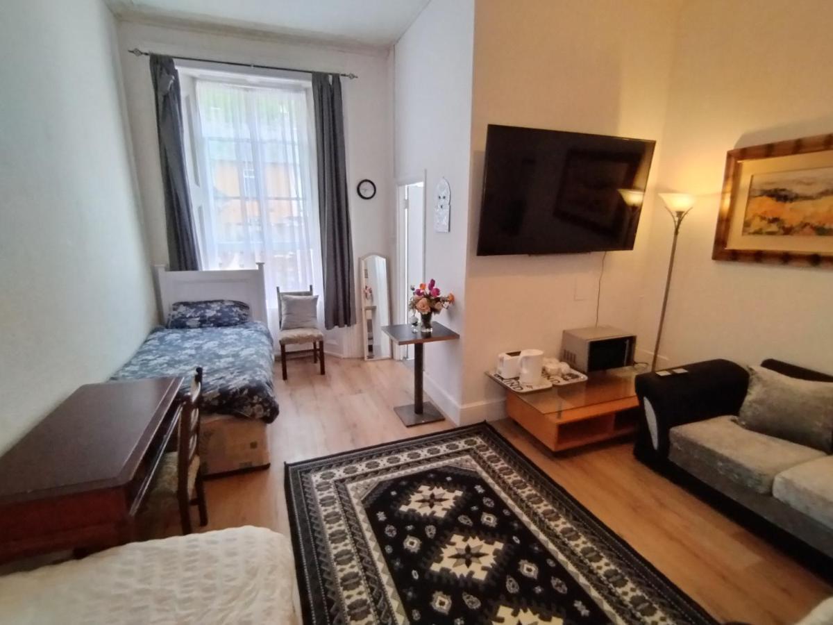 Apartment Studio With Parking Next To Port And Cliffs *