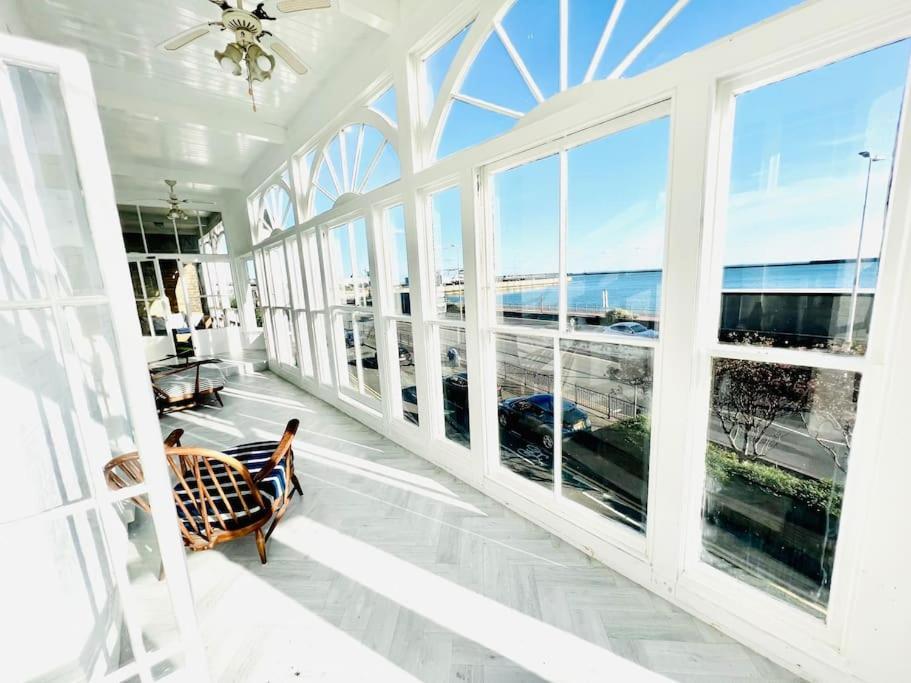 Flat 4 Marine Parade House, 1 East Cliff- Next To Port, White Cliffs, Beach, Castle