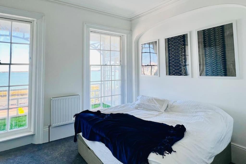 Flat 4 Marine Parade House, 1 East Cliff- Next To Port, White Cliffs, Beach, Castle