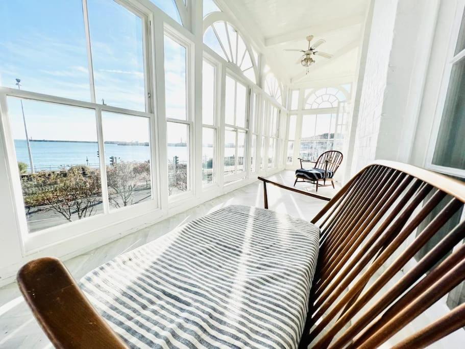 Apartment Flat 4 Marine Parade House, 1 East Cliff- Next To Port, White Cliffs, Beach, Castle