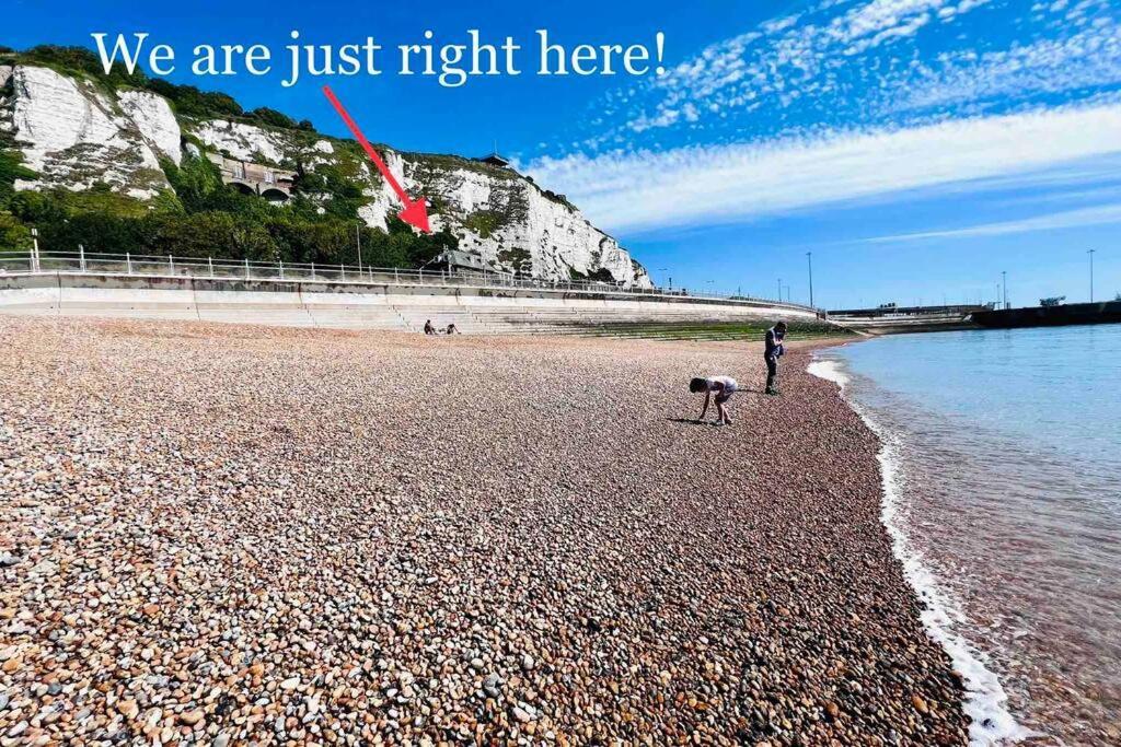 Flat 4 Marine Parade House, 1 East Cliff- Next To Port, White Cliffs, Beach, Castle Apartment Dover