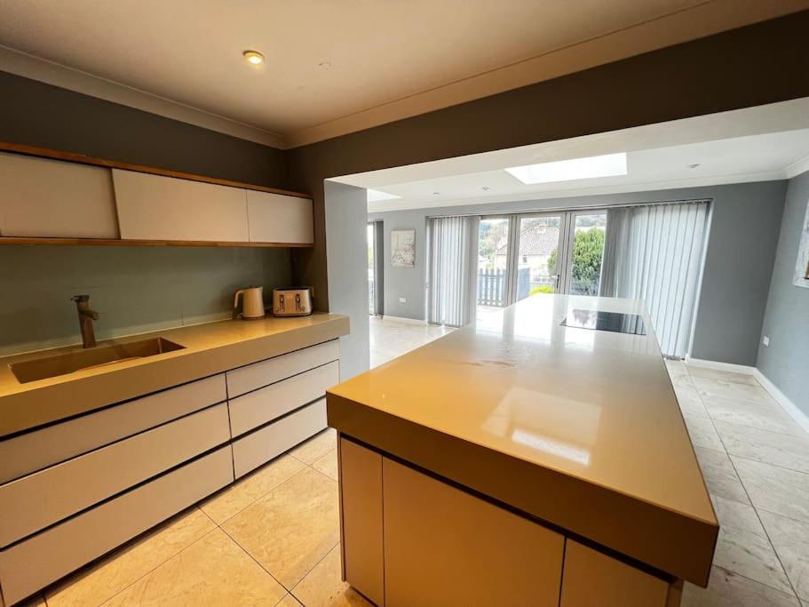 The Coxhill Retreat - Indoor Rainforest Spa Holiday home *