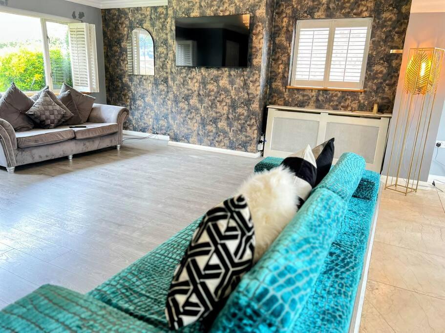 Holiday home The Coxhill Retreat - Indoor Rainforest Spa *