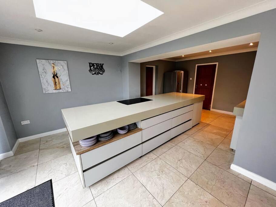 The Coxhill Retreat - Indoor Rainforest Spa *