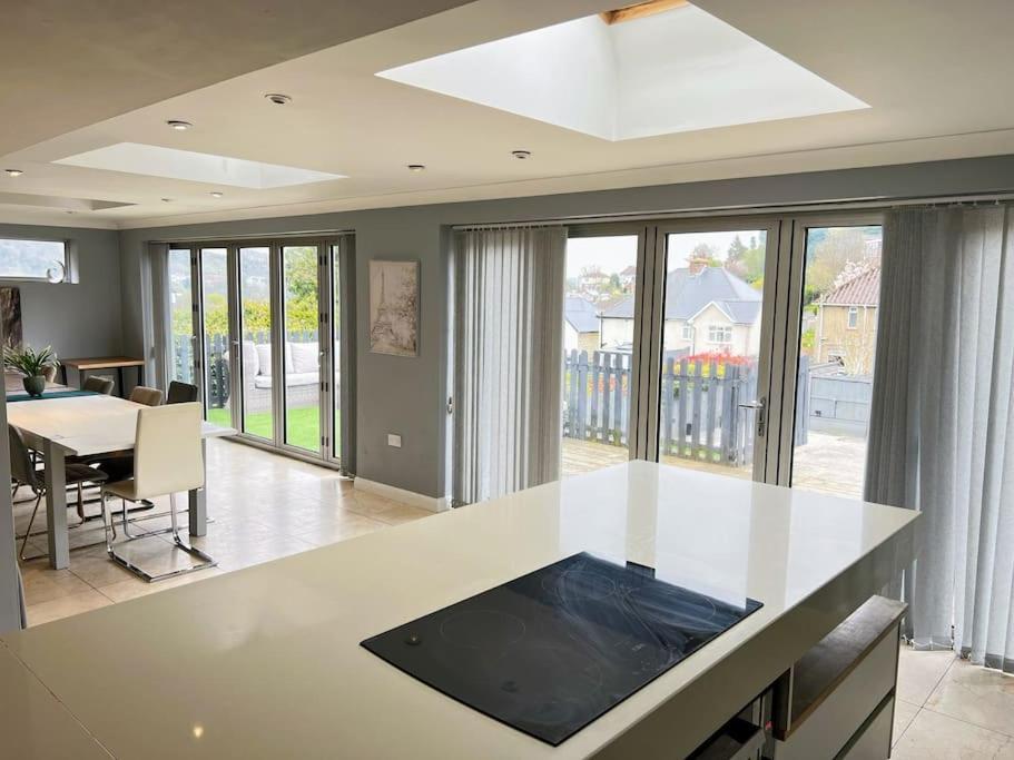 The Coxhill Retreat - Indoor Rainforest Spa Holiday home *