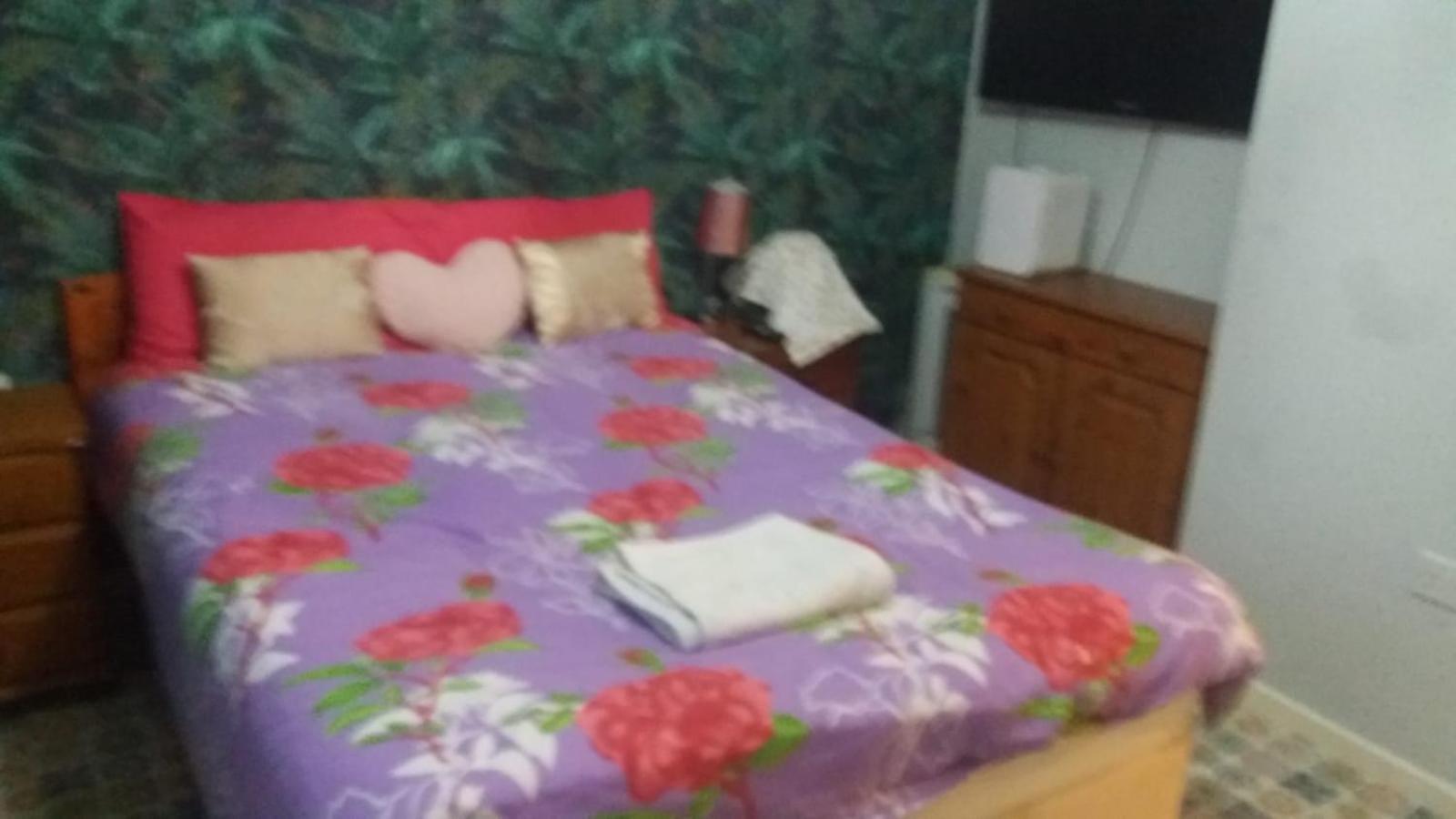 Spacious Double Located Within Walking Distance To Seaside And Town Homestay *