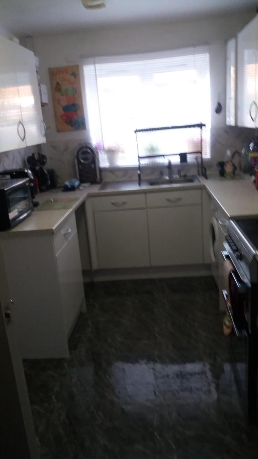 Spacious Double Located Within Walking Distance To Seaside And Town Dover