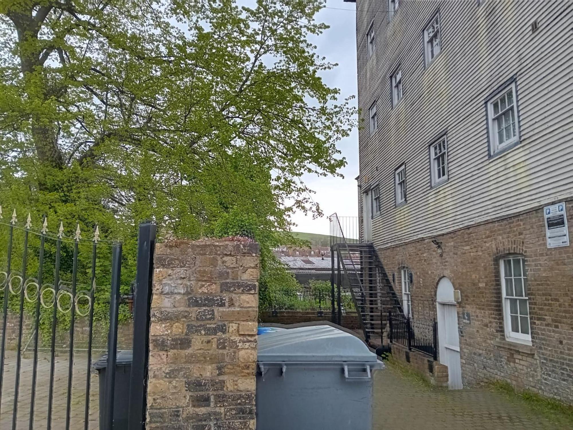Apartment In Historic Mill, Near Port