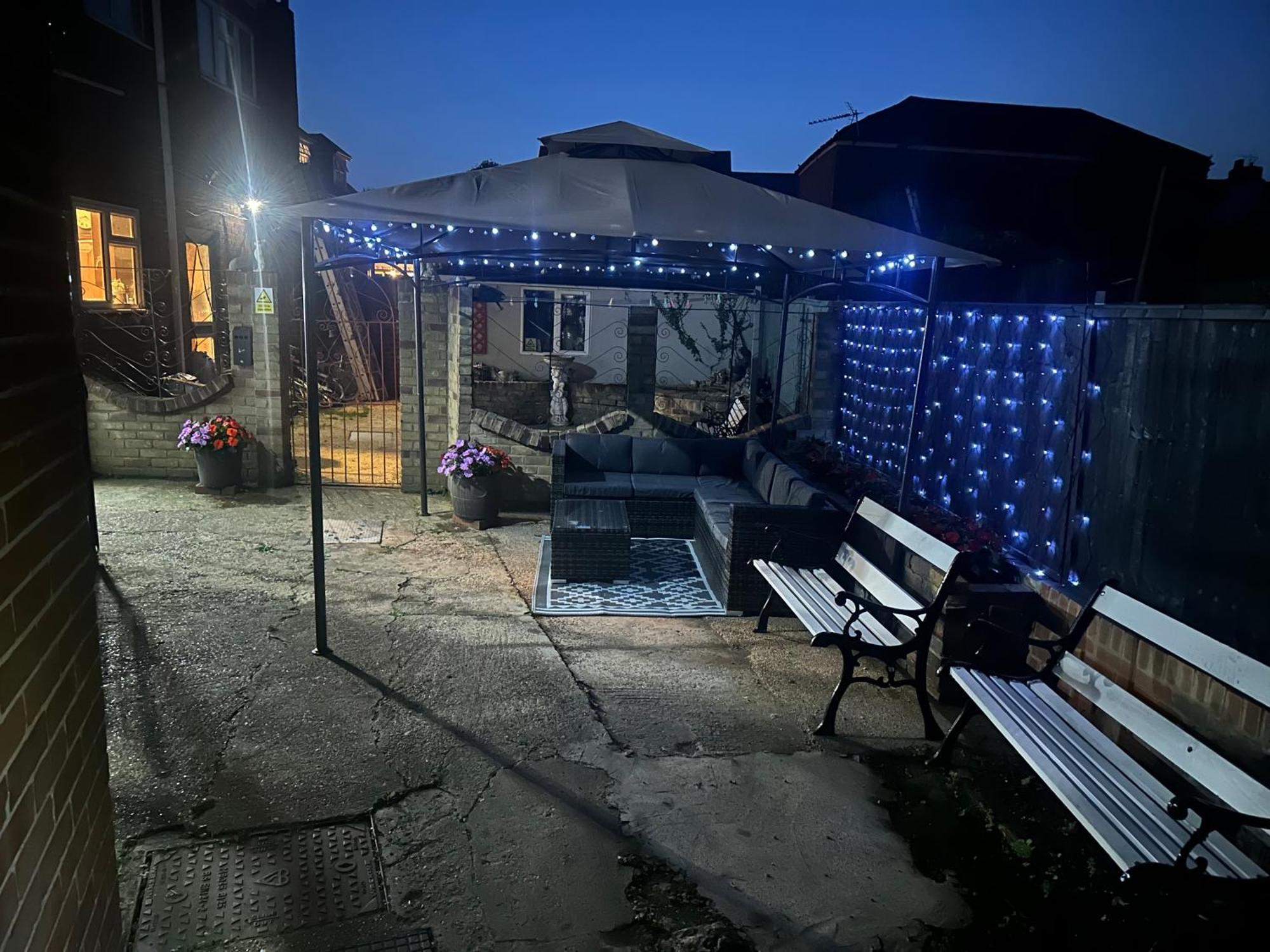 Modern 2 Bedroom Flat By Port, Castle& Sea!