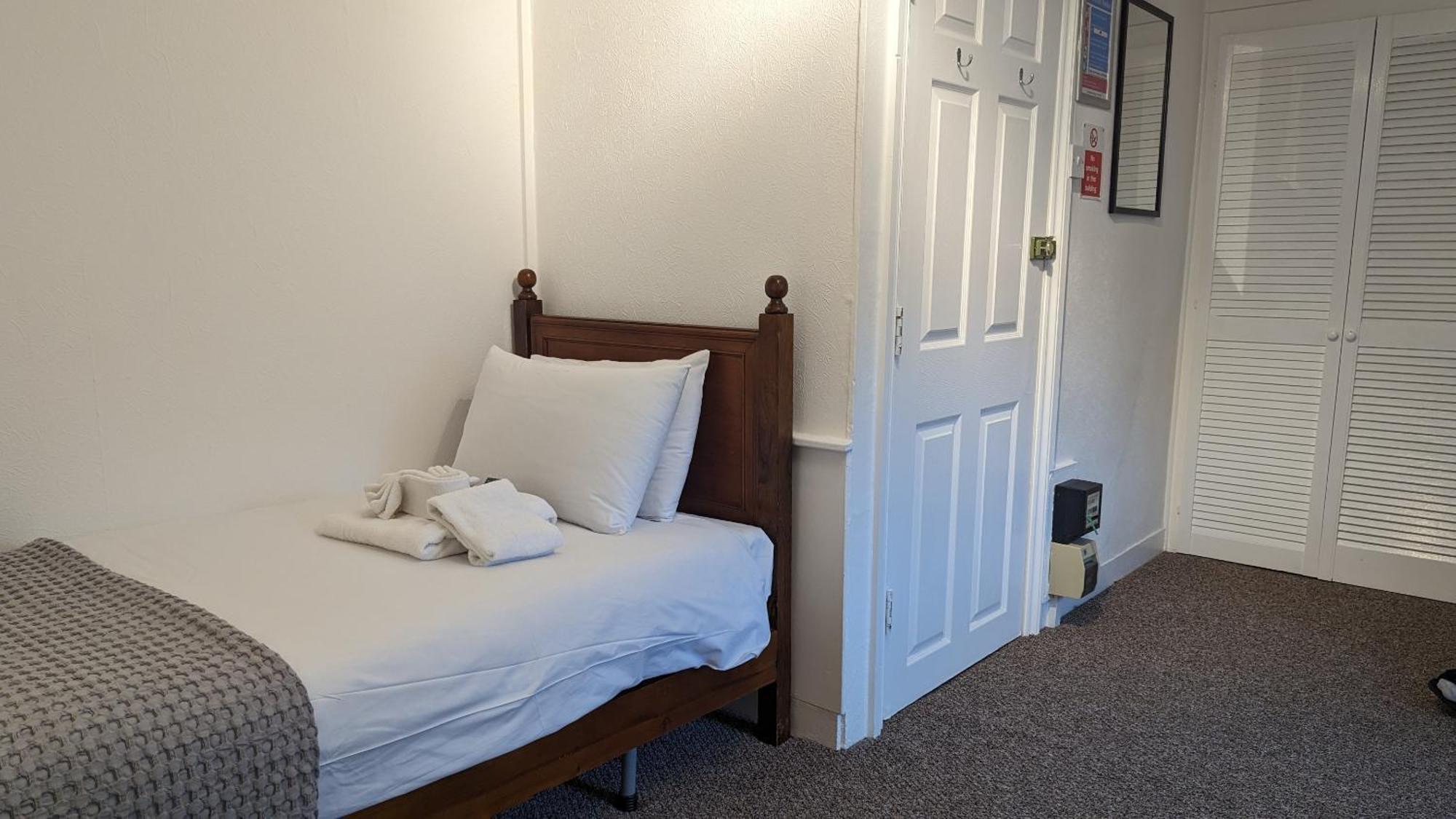 Town - Short Lets & Serviced - * Dover
