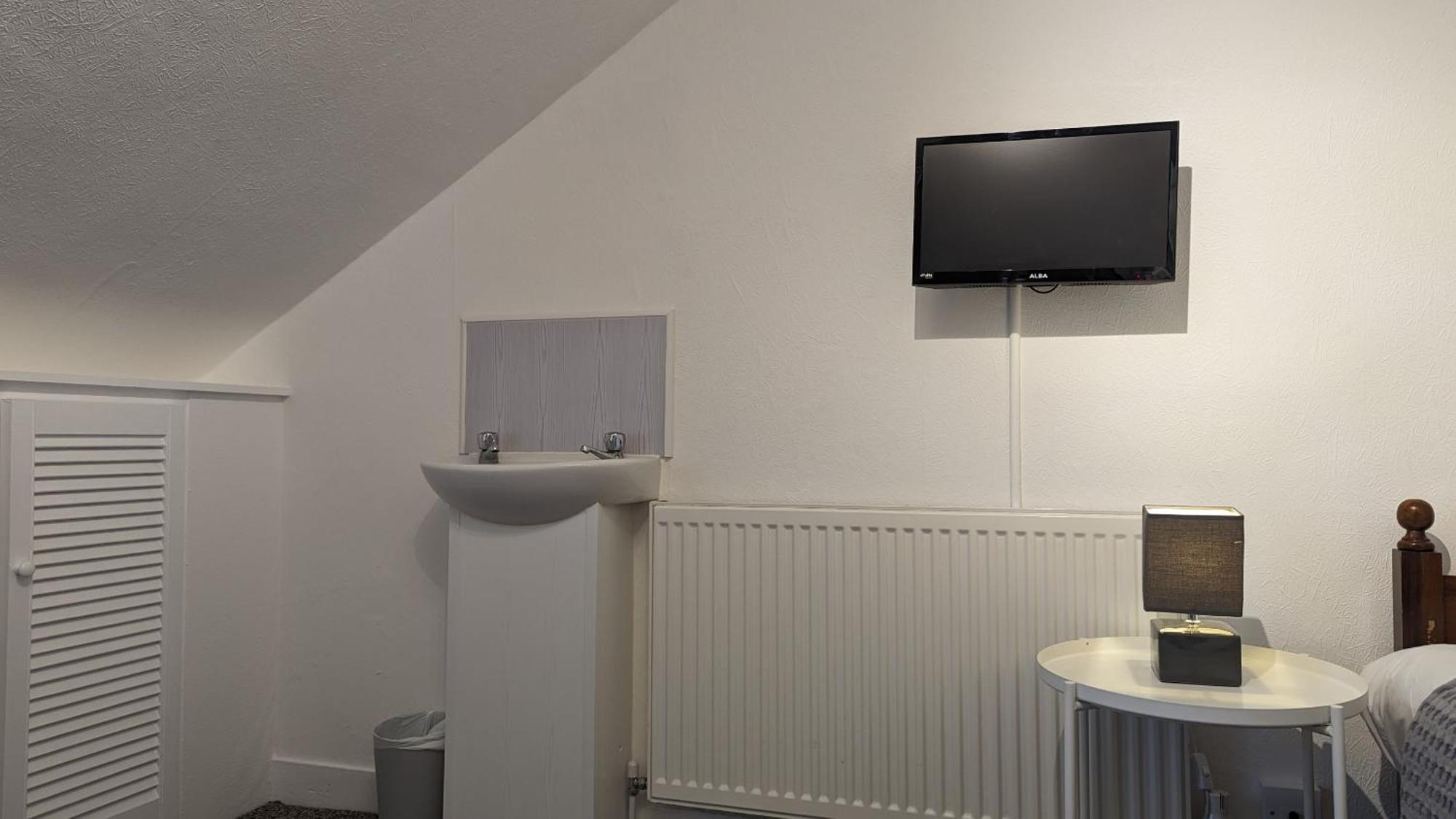 Town - Short Lets & Serviced - * Dover