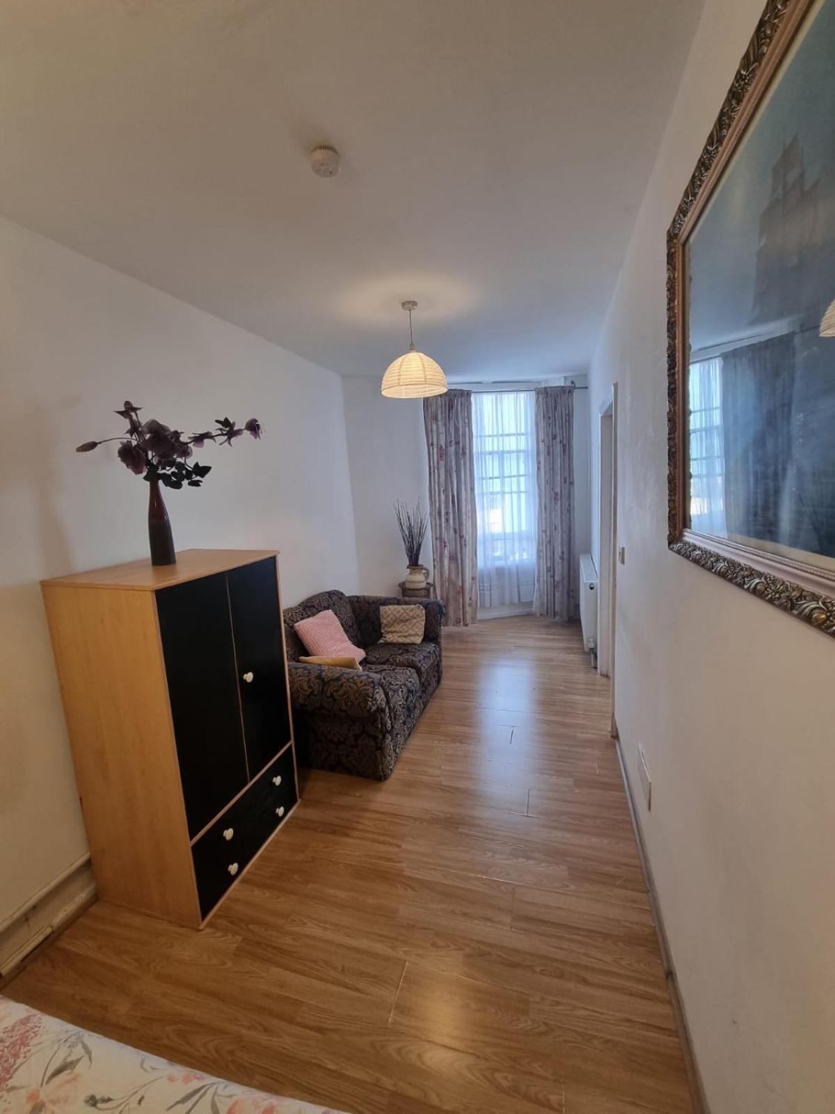 Apartment Sea View Flat Opposite Port With Parking Dover