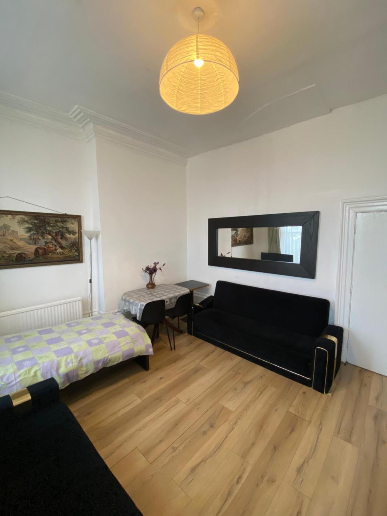 Flat Next To Port, Free Parking Apartment *