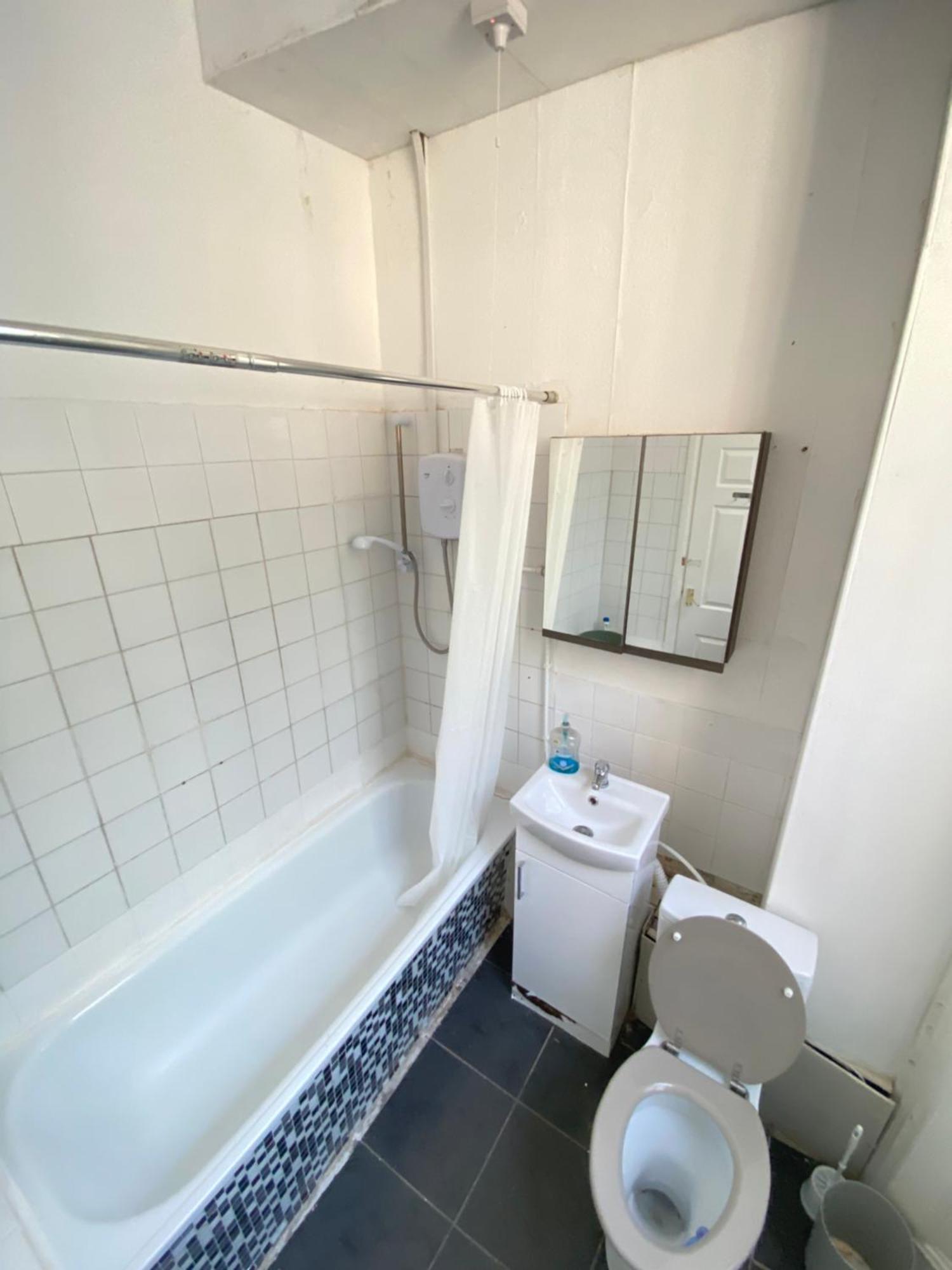 Flat Next To Port, Free Parking Apartment Dover