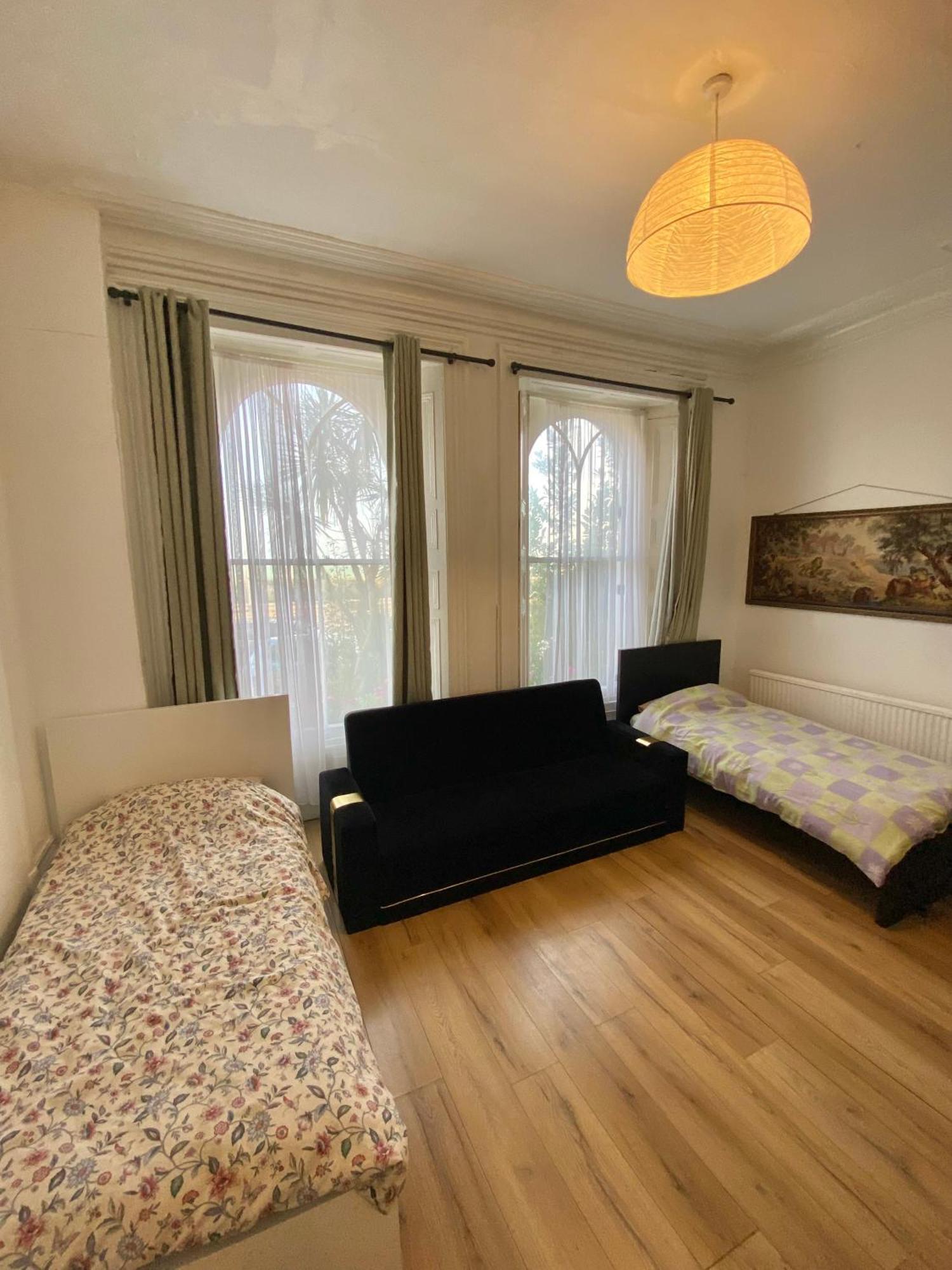 Flat Next To Port, Free Parking Apartment Dover