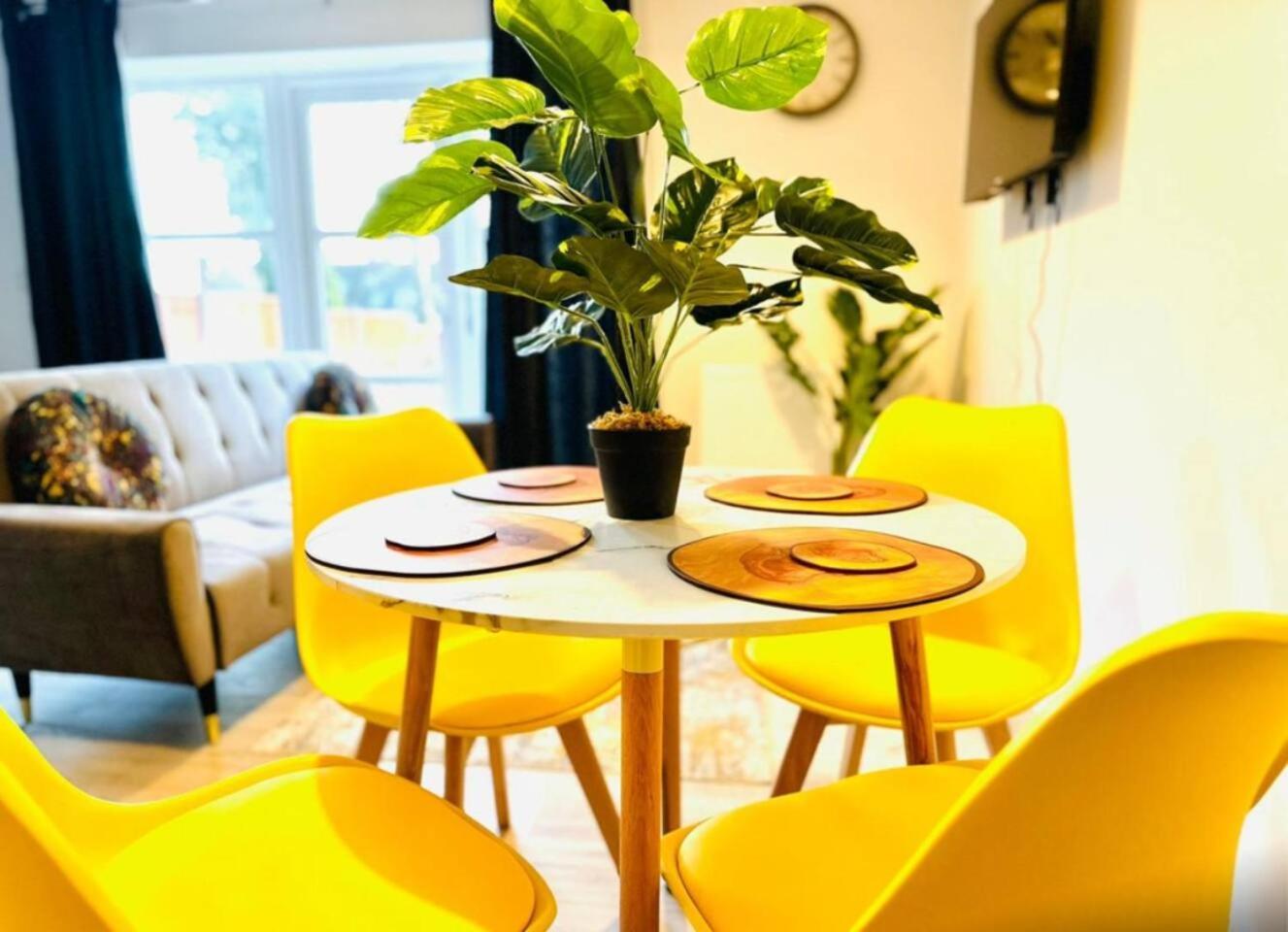 Castle Luxury Apartment-allocated Parking Dover