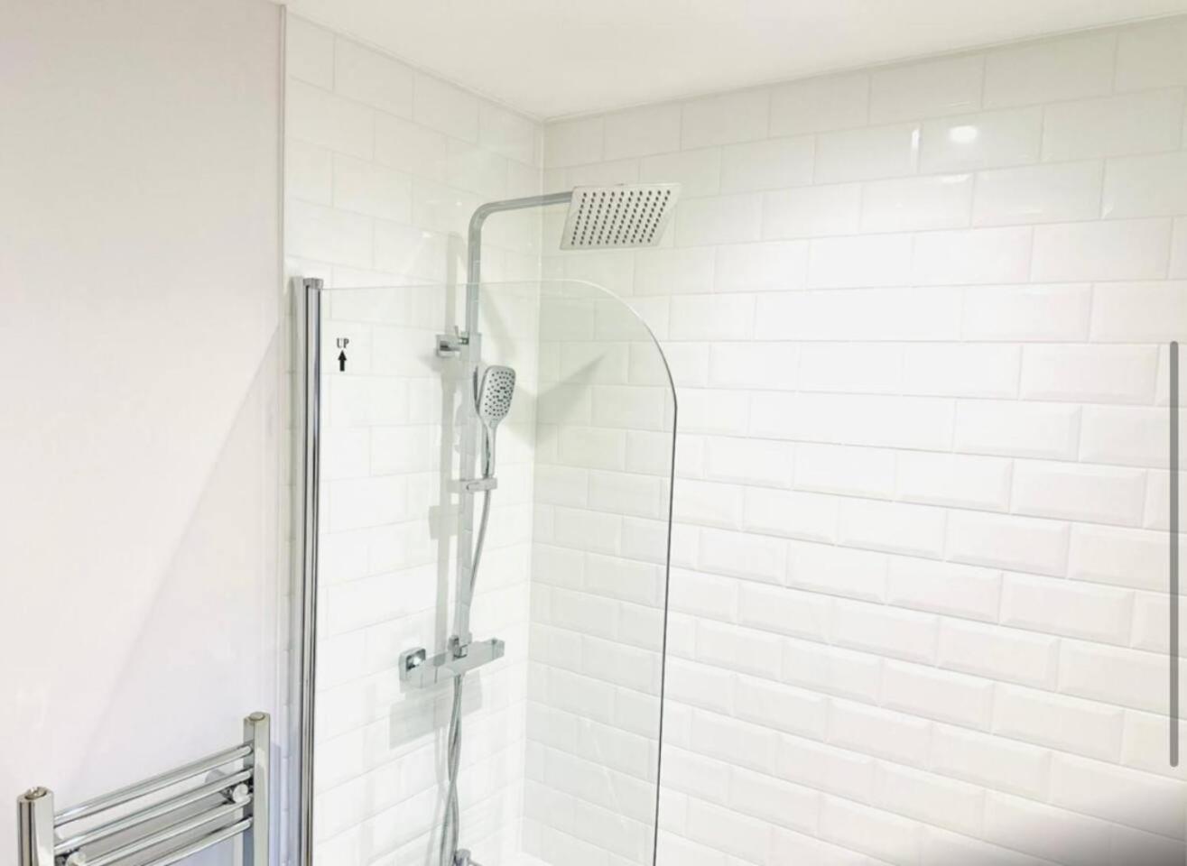 Castle Luxury Apartment-allocated Parking *