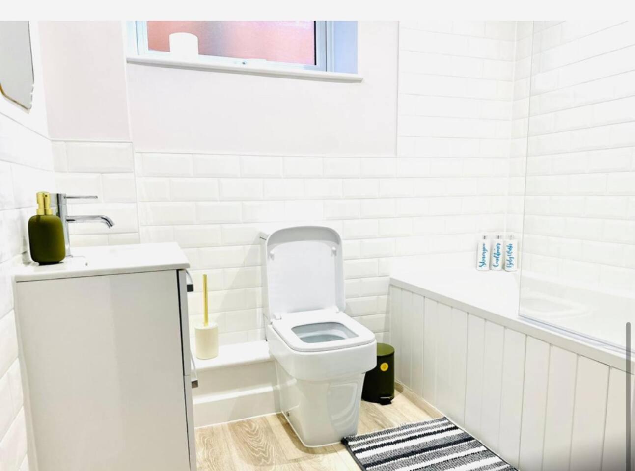 Castle Luxury Apartment-allocated Parking Dover