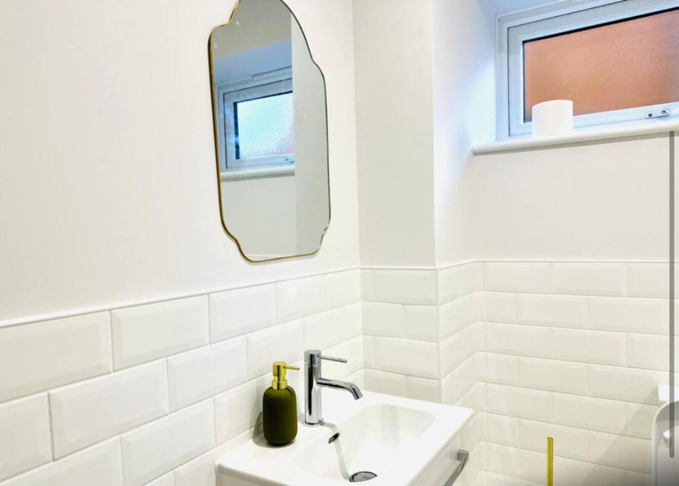 Castle Luxury Apartment-allocated Parking Dover