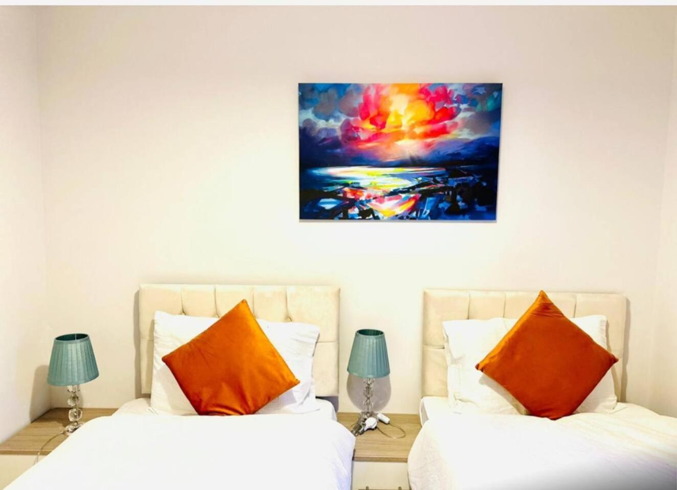 Castle Luxury Apartment-allocated Parking Apartment Dover