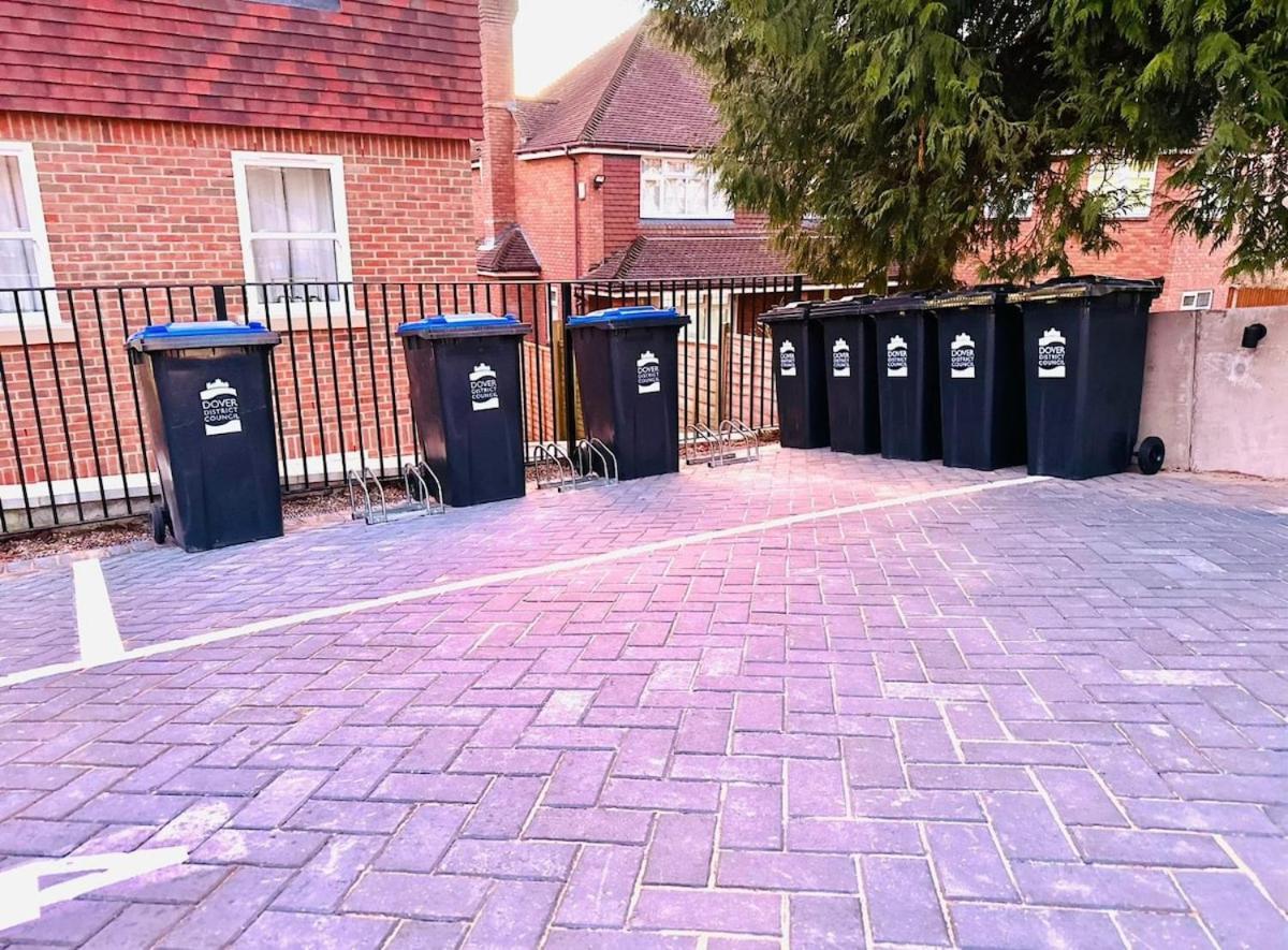 Apartment Port Stay10 Sleeps And Park Free Onsite Dover