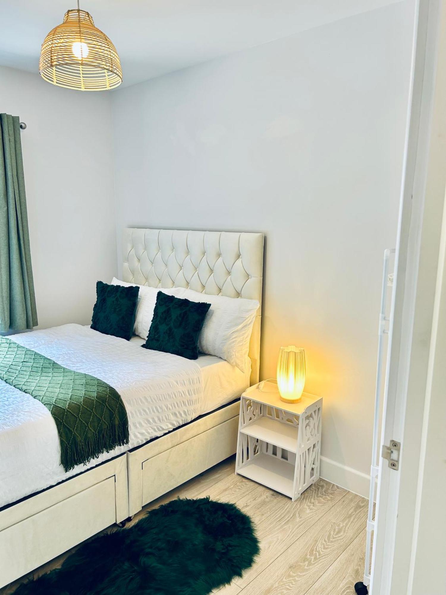 Dover Ferry Apartments, Private Terrace And Castle Viems Apartment Dover