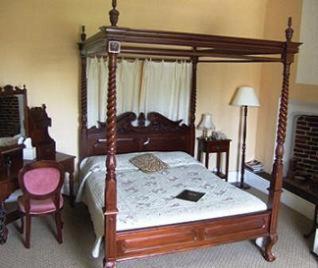 Hotel Wallett's Court