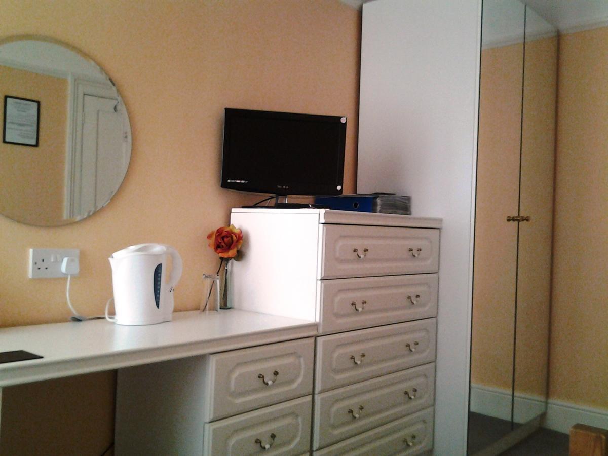 Bed & Breakfast Rolles Court 4*