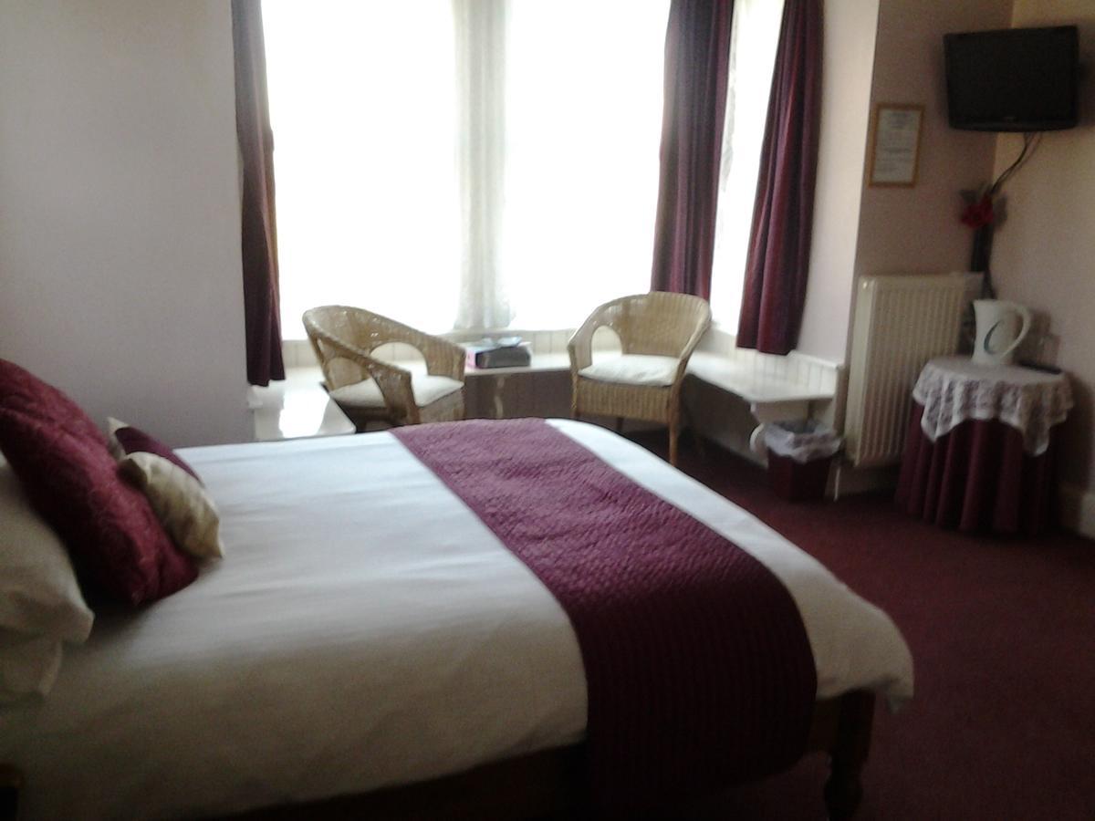 Rolles Court 4* Dover