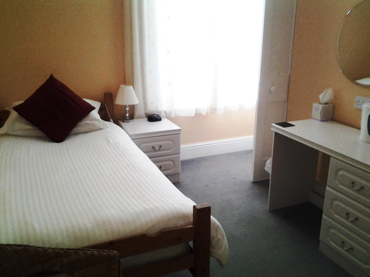 Bed & Breakfast Rolles Court 4*