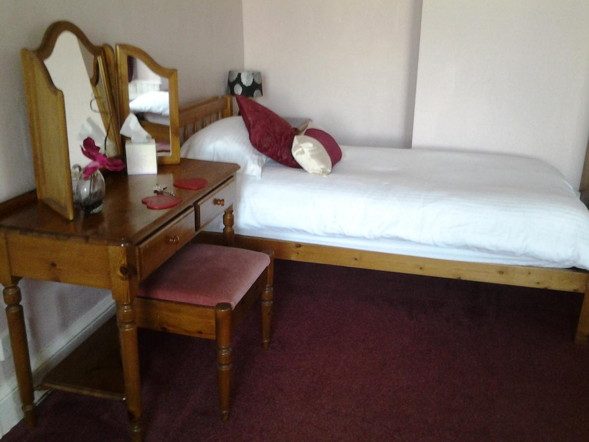 Bed & Breakfast Rolles Court 4*