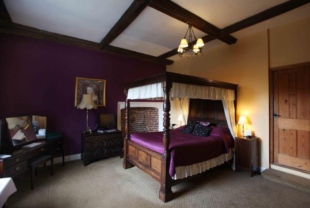 Hotel Wallett's Court 4*