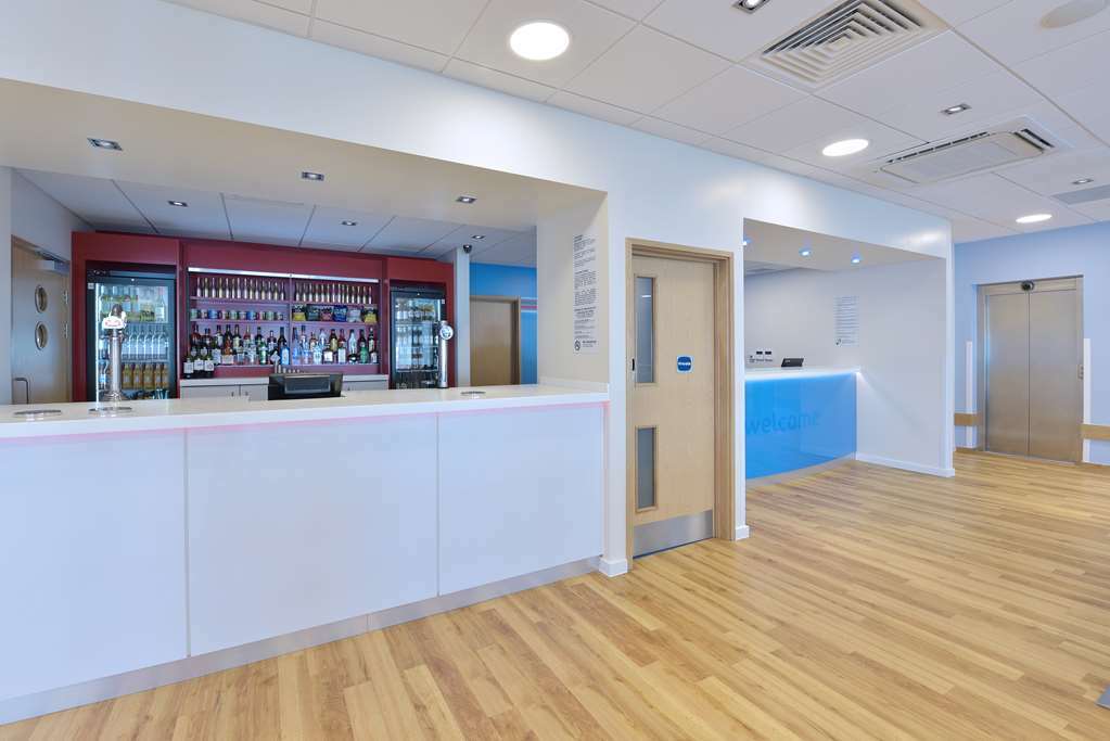 Travelodge Hotel 3*