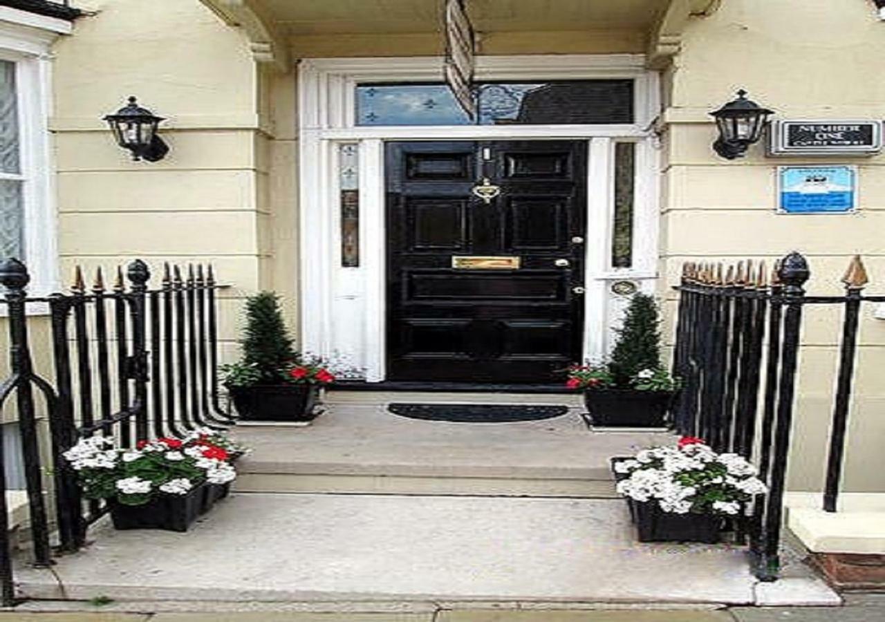 Guest house Number One Dover