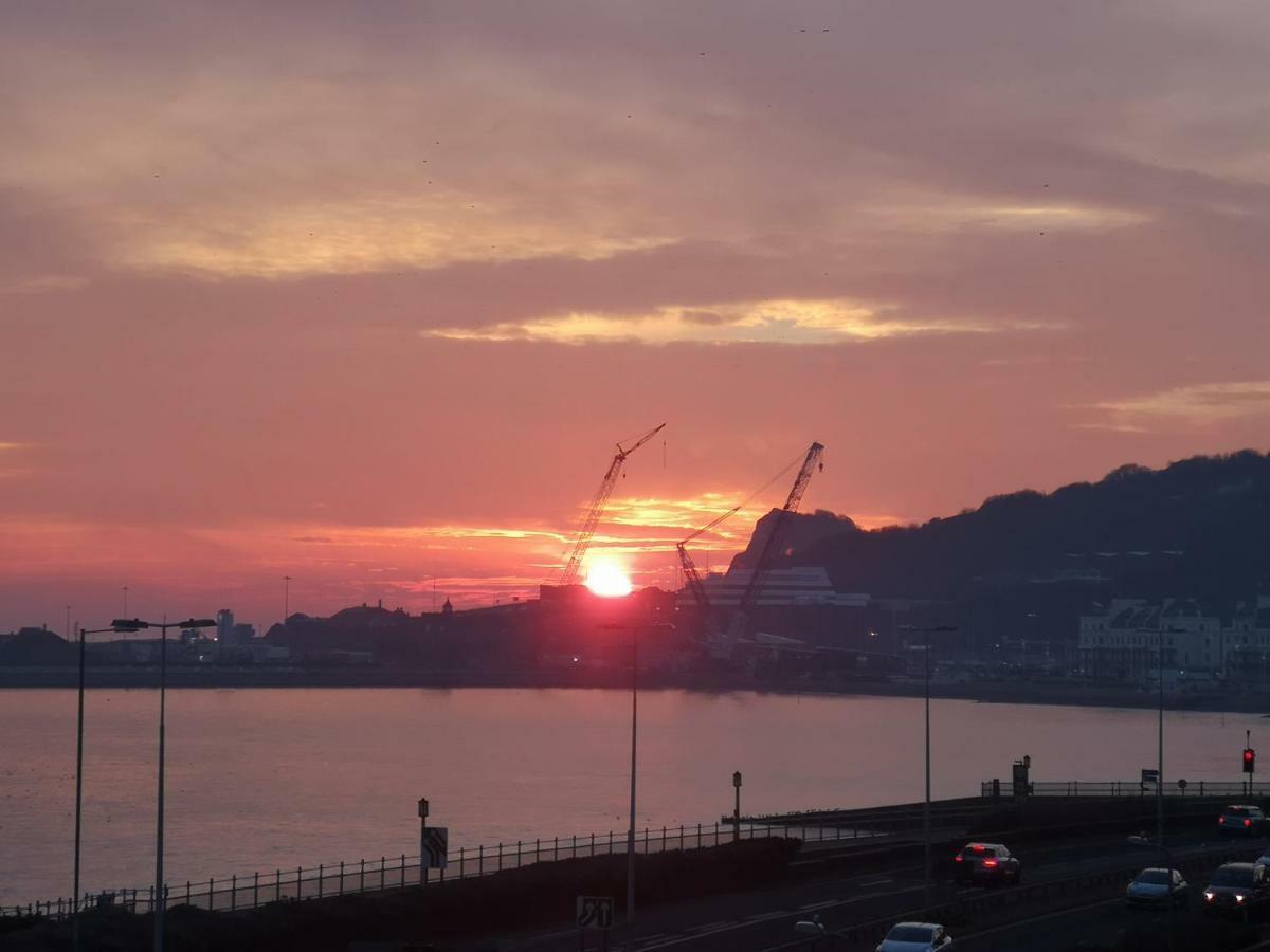 Whole Flat Next To Port With Parking Dover