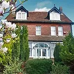 Salisbury House B & B