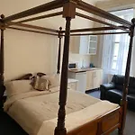 Studio Next To Port, Cliff View, Free Parking