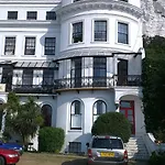 Flat Next To Port And Cliffs With Parking