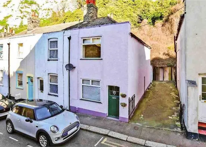 Fisherman\'S Cottage On The White Cliffs Of Dover