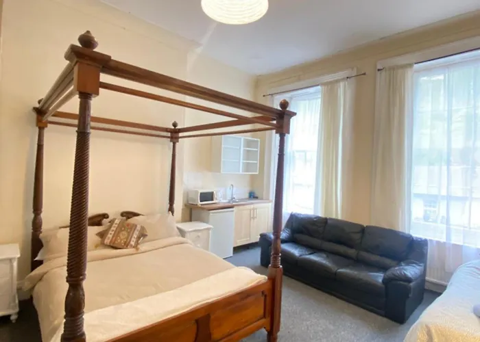Studio Next To Port, Cliff View, Free Parking